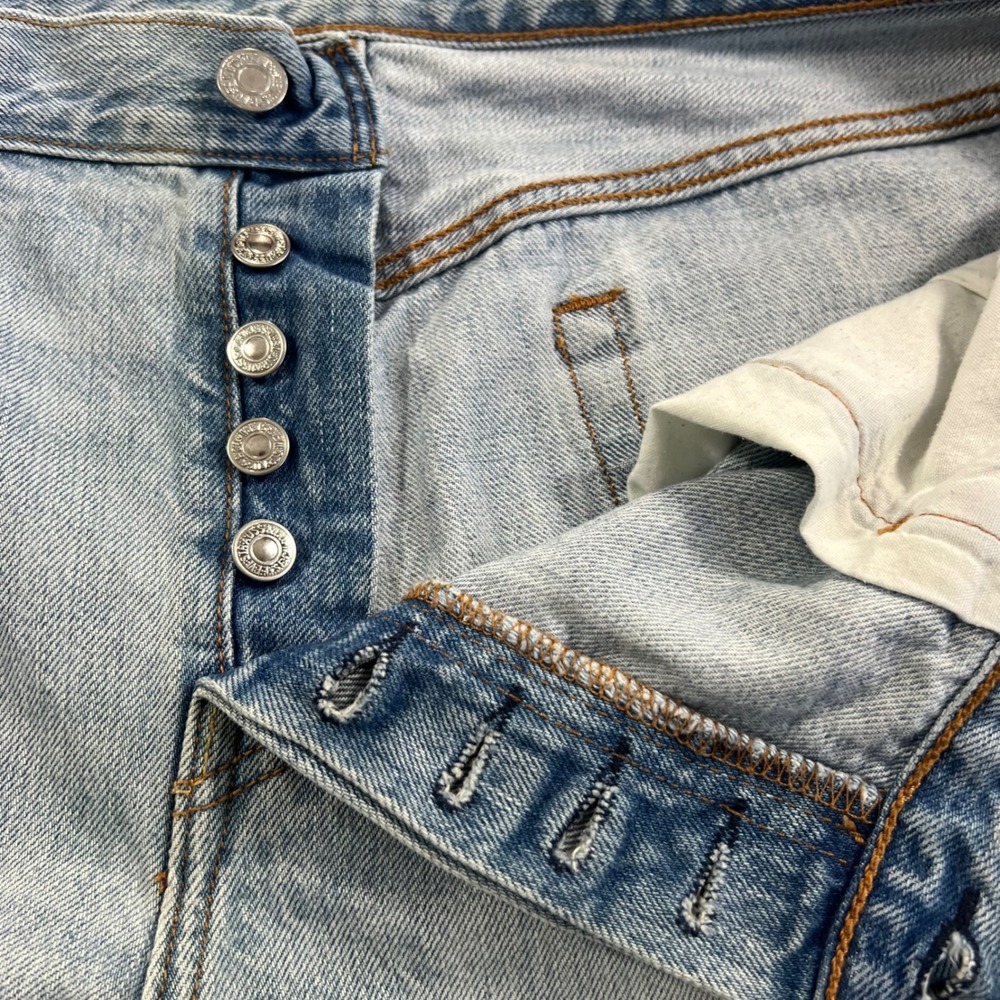 LEVI'S501 CT Jeans Women 36x28 Light Wash‎ Good Distressed Ripped Tapered Custom - Picture 10 of 16
